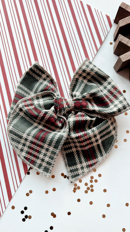 HJ | TRADITIONAL CHRISTMAS PLAID SASSY BOW