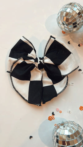 WIT | BLACK AND WHITE CHECKERED SASSY HAIR BOW