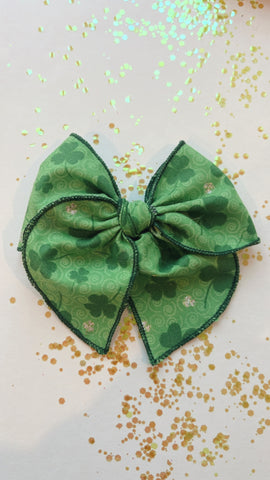 LKY | GREEN SHAMROCK SASSY HAIR BOW