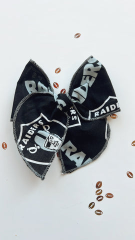 KICK | RAIDERS SASSY HAIR BOW