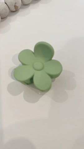 SEMI | LIGHT GREEN FLOWER CLAW CLIP