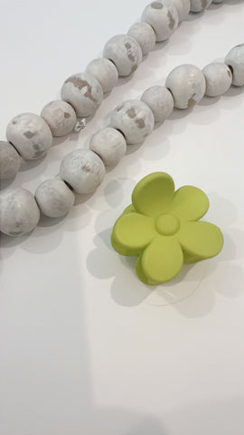 SEMI | NEON GREEN FLOWER CLAW CLIP