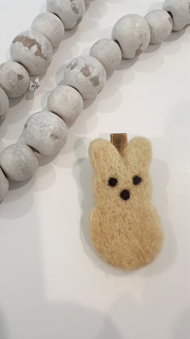 SEMI | YELLOW PEEP FELTIE CLIP