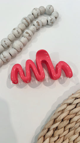 SEMI | PINK SQUIGGLE CLAW CLIP