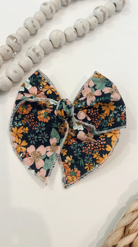 SEMI | NAVY FLORAL SASSY HAIR BOW