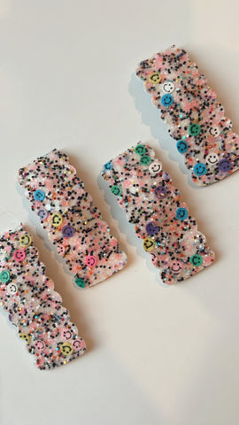 BAR | GLITTER HAPPY FACE SNAPPY