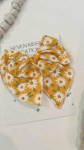 SEMI | YELLOW DAISIES SASSY HAIR BOW