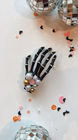 WIT | BLACK WHIMSY SKELLY HAIR CLIP
