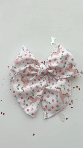 DRE | UNICORN FLOWERS + HEARTS SASSY HAIR BOW