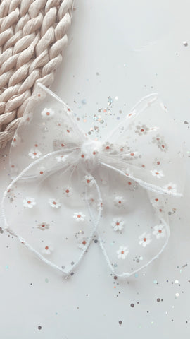 SPRING | DAISY SASSY BOW