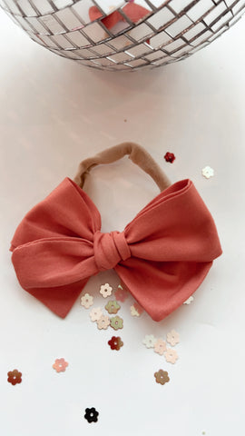 GROOVY | PINK CLASSIC BOW ON NYLON HEADBAND
