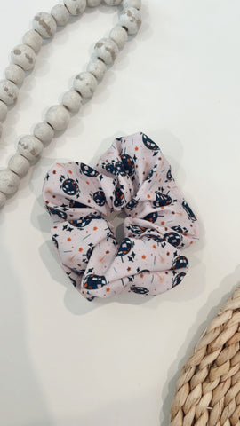 SEMI | DISCO SCRUNCHIE