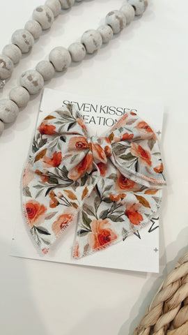 SEMI | ORANGE ROSES SASSY HAIR BOW