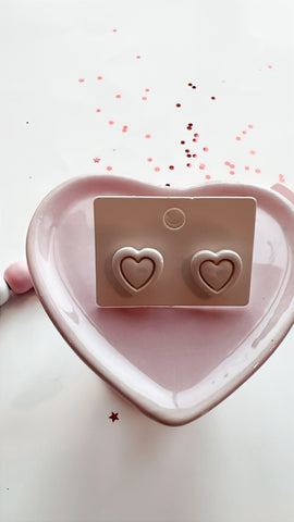 SWT | WHITE HEART STUDS