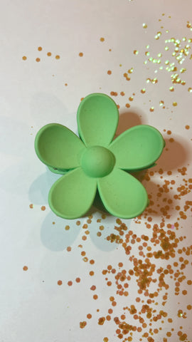 LKY | LARGE GREEN FLOWER CLAW CLIP