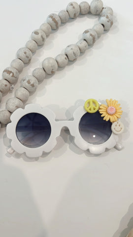 SEMI | WHITE WITH YELLOW FLOWER