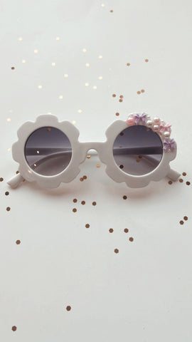 BE | WHITE BOW SUNNIES