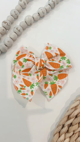 SEMI | CARROTS SASSY HAIR BOW