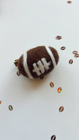 KICK | FOOTBALL FELTIE HAIR CLIP